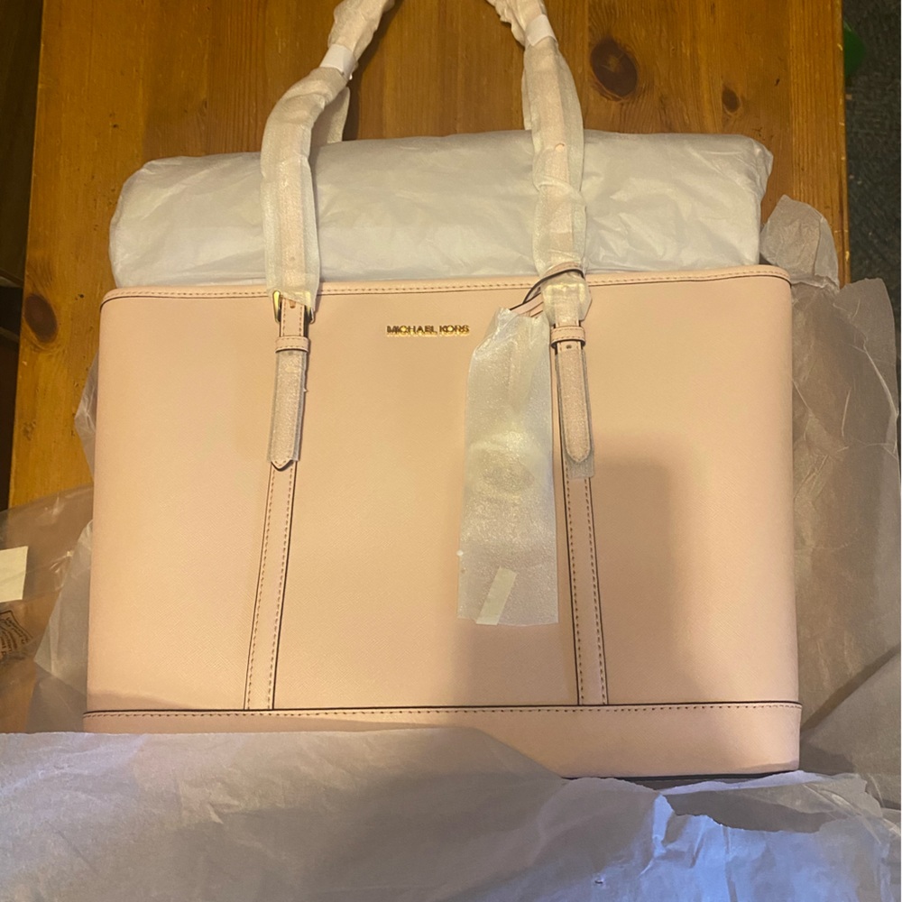 Brand new Michael Kors large tote in dusty pink